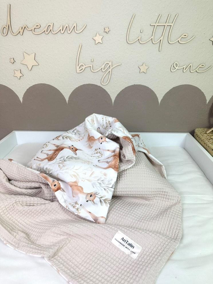 Babydecke Rehfamilie waffelpique hell beige